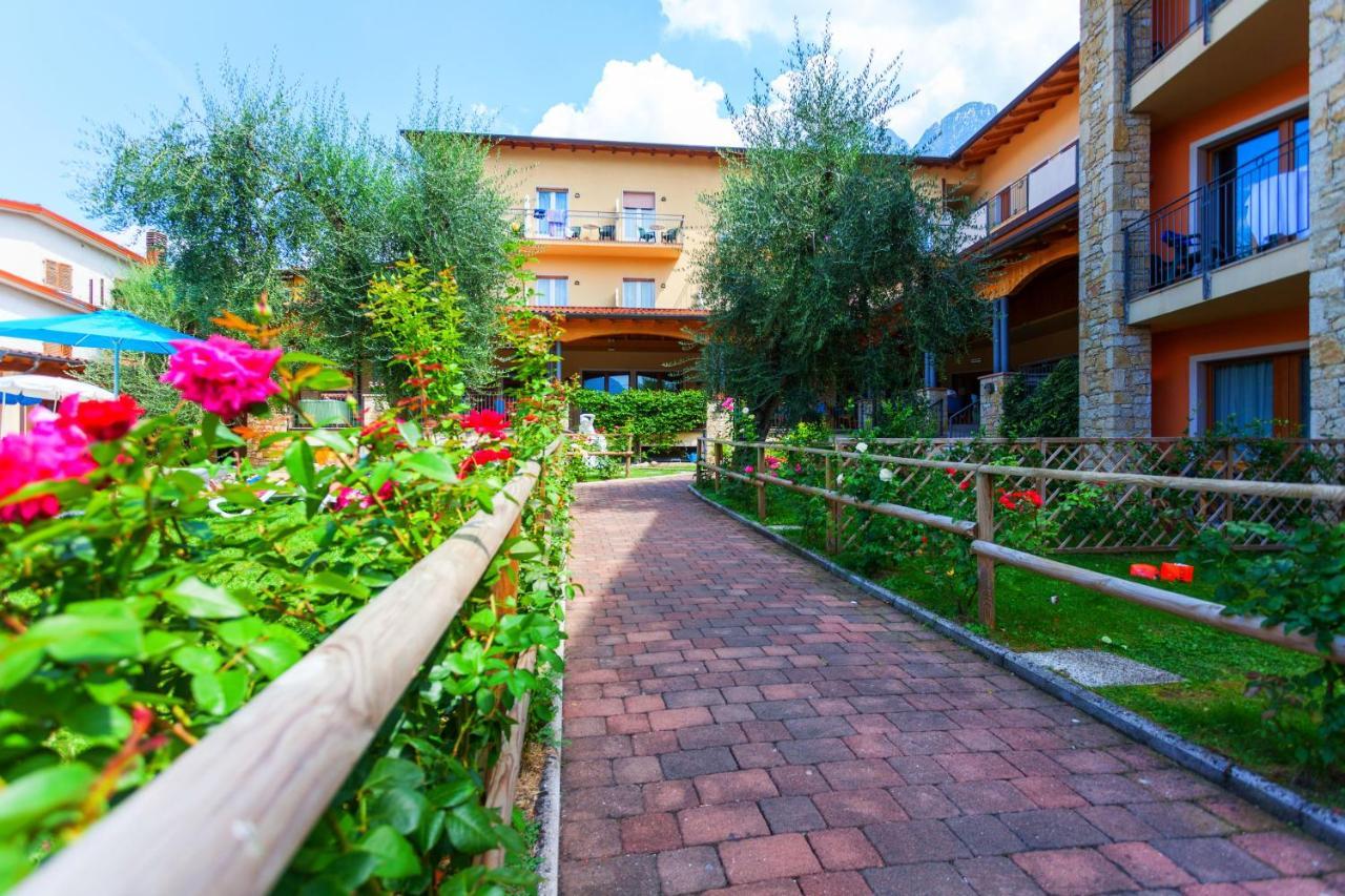 Hotel Villa Isabella Brenzone sul Garda Dış mekan fotoğraf