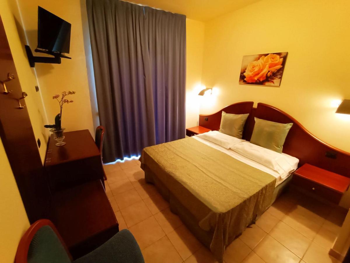 Hotel Villa Isabella Brenzone sul Garda Dış mekan fotoğraf