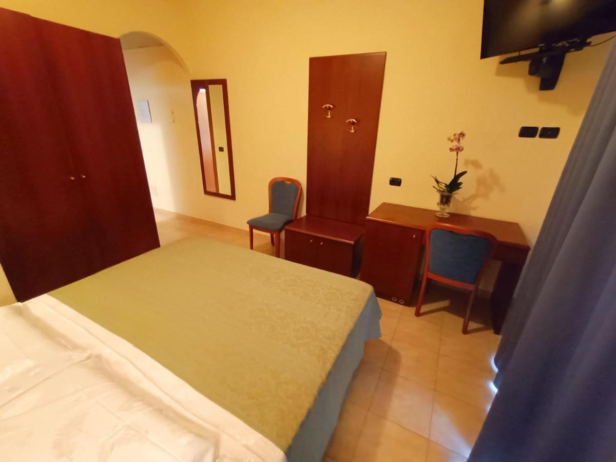 Hotel Villa Isabella Brenzone sul Garda Dış mekan fotoğraf