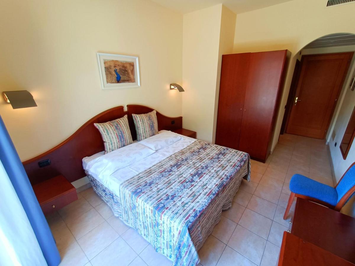 Hotel Villa Isabella Brenzone sul Garda Dış mekan fotoğraf