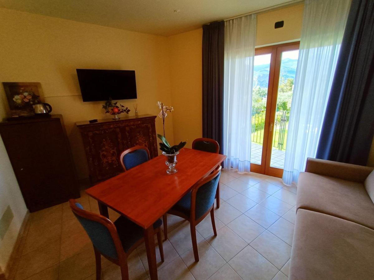 Hotel Villa Isabella Brenzone sul Garda Dış mekan fotoğraf