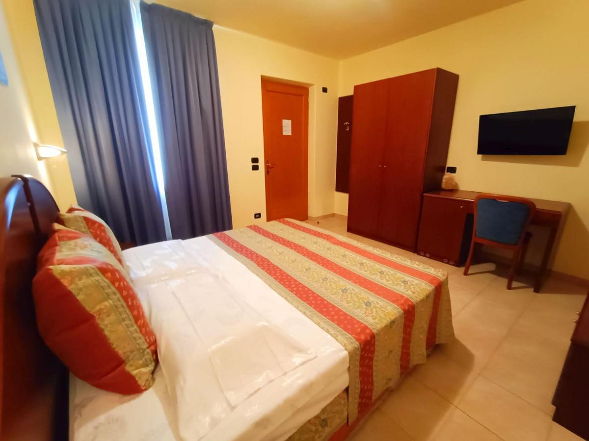 Hotel Villa Isabella Brenzone sul Garda Dış mekan fotoğraf