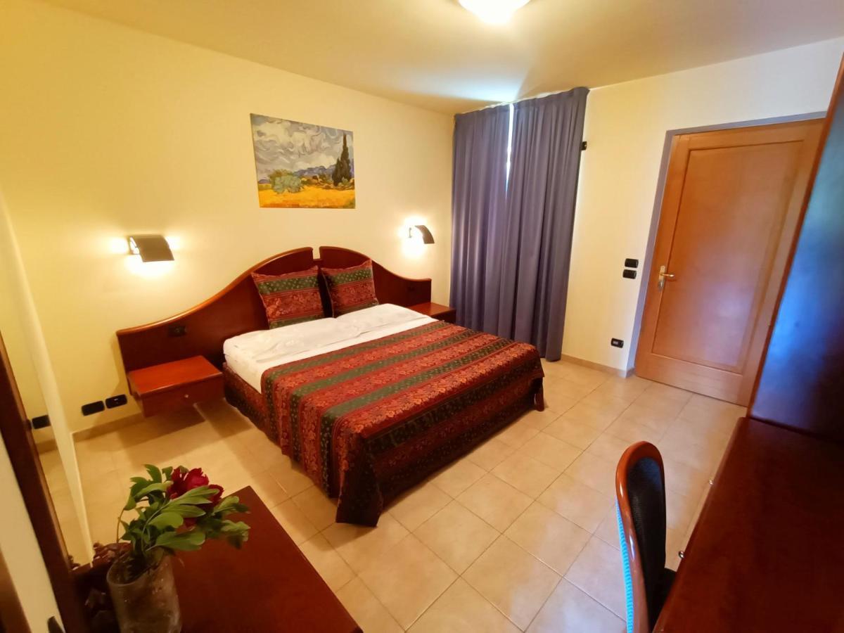 Hotel Villa Isabella Brenzone sul Garda Dış mekan fotoğraf