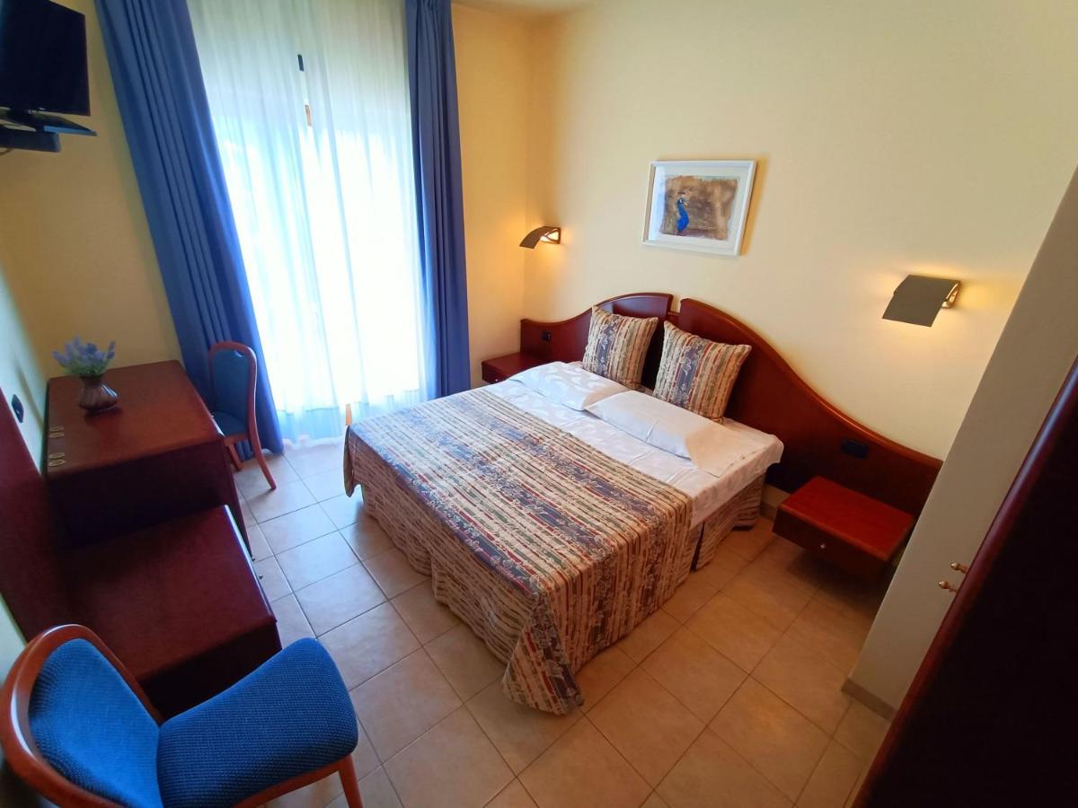 Hotel Villa Isabella Brenzone sul Garda Dış mekan fotoğraf