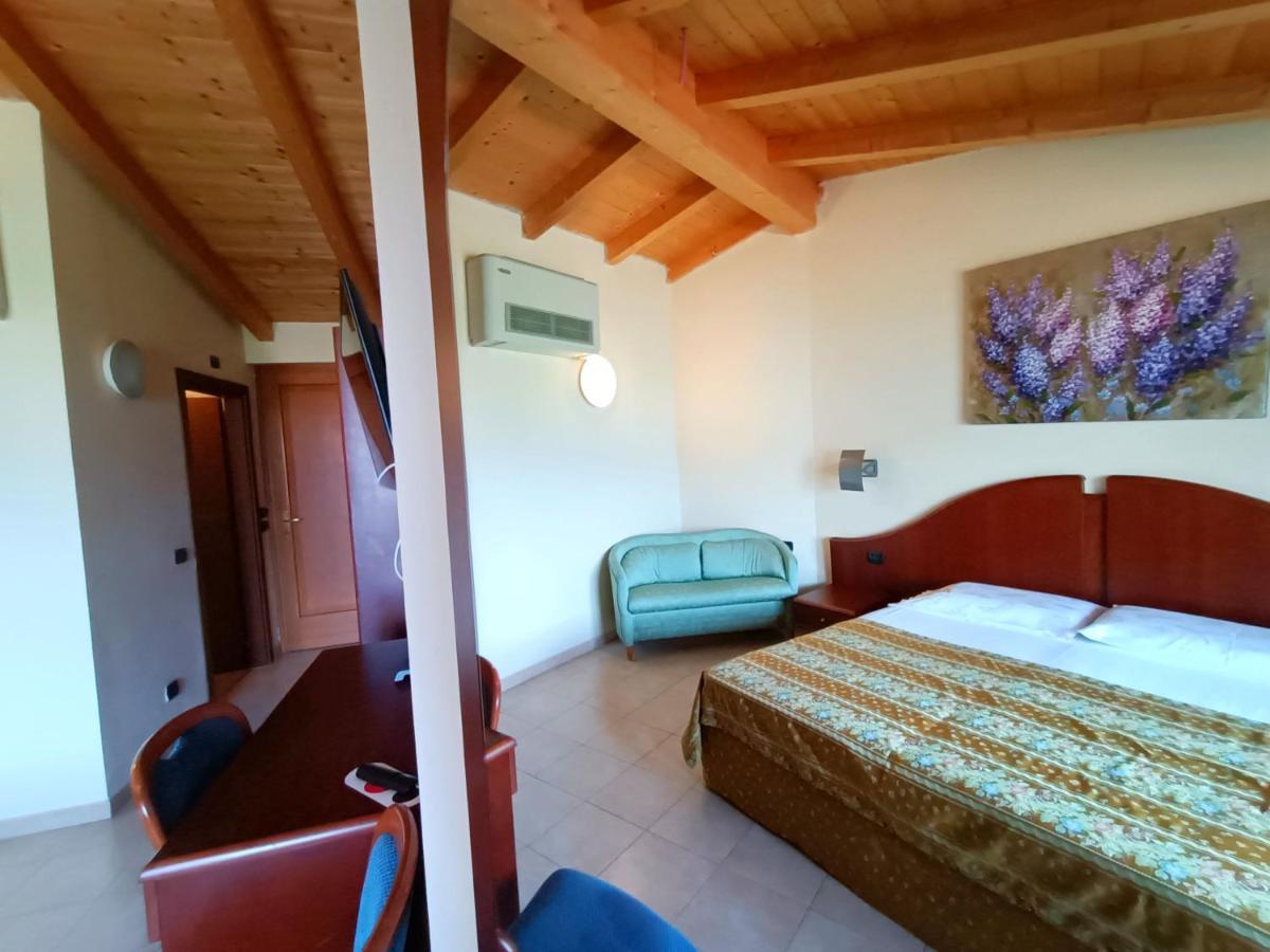 Hotel Villa Isabella Brenzone sul Garda Dış mekan fotoğraf